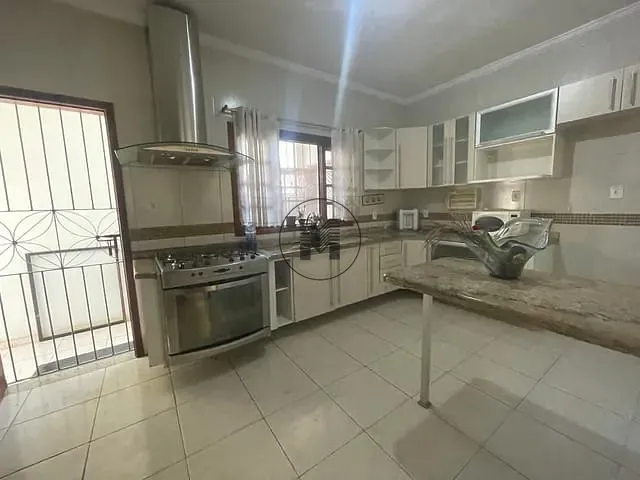 Casa com 500m² 3 quartos e 3 banheiros, à venda, no bairro Jardim Paraíba em Aparecida