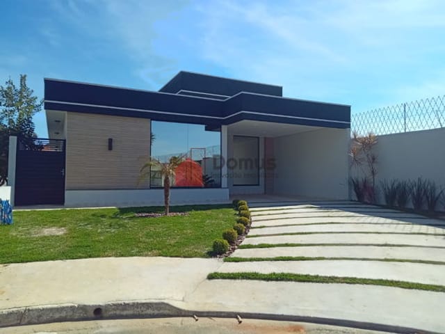 Casa com 490m², à venda, no bairro Piracangaguá (Chácara Flórida) em Taubaté