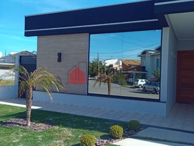 Casa com 490m², à venda, no bairro Piracangaguá (Chácara Flórida) em Taubaté