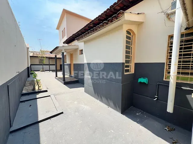 Casa com 180m² 4 quartos e 3 banheiros, para alugar, no bairro Setor Central em Goiânia