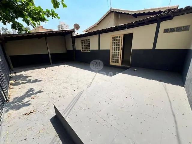 Casa com 180m² 4 quartos e 3 banheiros, para alugar, no bairro Setor Central em Goiânia