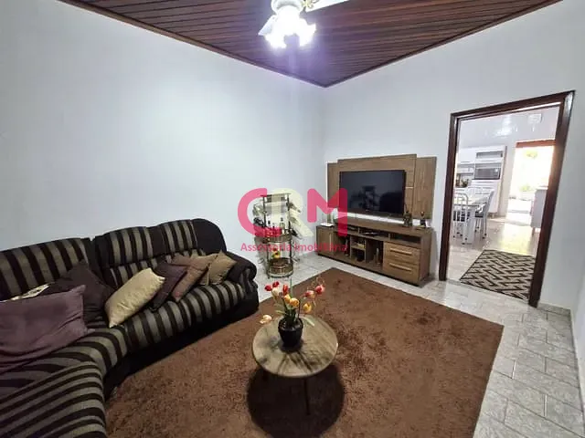 Casa com 200m² 2 quartos e 1 banheiro, à venda, no bairro Santo Antonio em Taquaritinga