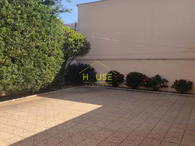 Casa com 480m² 3 quartos e 1 banheiro, à venda, no bairro Loteamento José Marin Cruz em Votuporanga