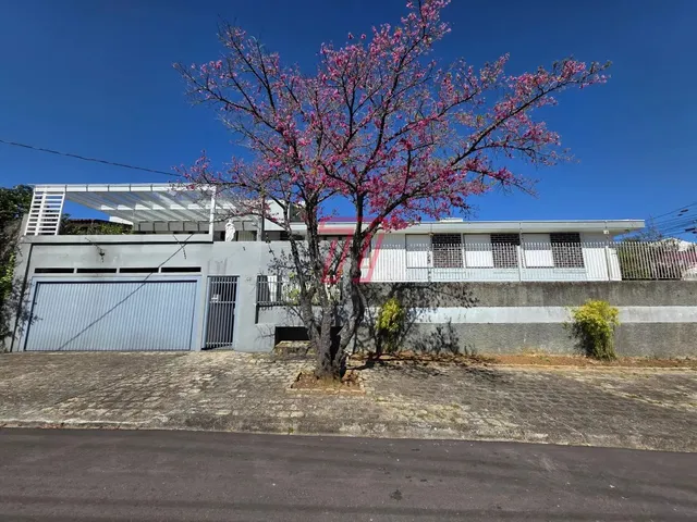 Casa com 480m² 4 quartos e 4 banheiros, à venda, no bairro São Lourenço em Curitiba
