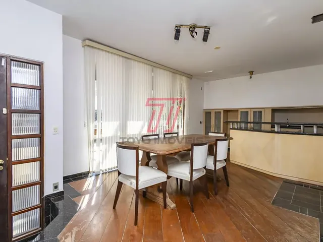 Casa com 480m² 4 quartos e 4 banheiros, à venda, no bairro São Lourenço em Curitiba