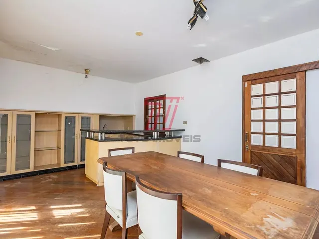 Casa com 480m² 4 quartos e 4 banheiros, à venda, no bairro São Lourenço em Curitiba