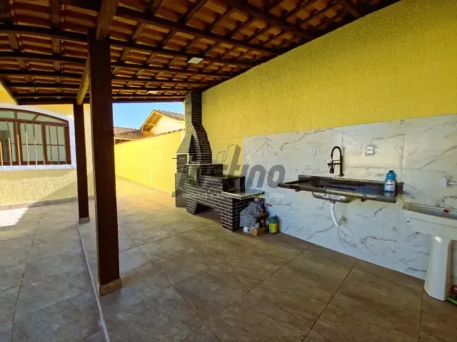 Casa com 410m² 4 quartos e 2 banheiros, à venda, no bairro Jamaica (Praia) em Itanhaém