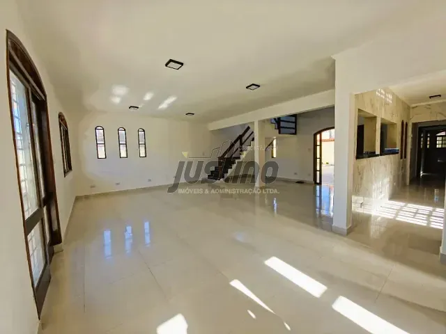 Casa com 410m² 4 quartos e 2 banheiros, à venda, no bairro Jamaica (Praia) em Itanhaém