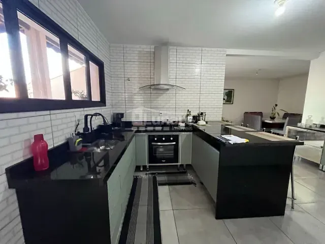 Casa com 180m² 3 quartos e 3 banheiros, à venda, no bairro Vila Oliveira em Mogi das Cruzes