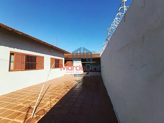 Casa 4 quartos e 2 banheiros, para alugar, no bairro Jardim Independência em Ituverava
