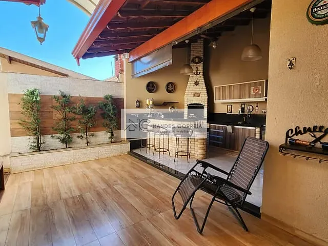 Casa 3 quartos e 3 banheiros, à venda, no bairro Conjunto Café em Londrina