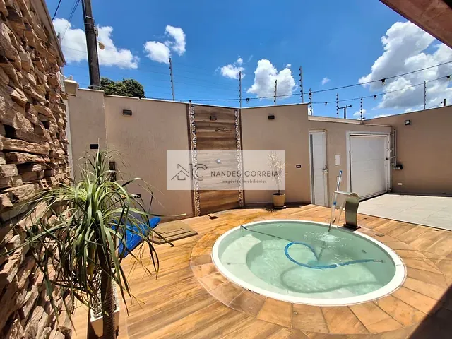 Casa 3 quartos e 3 banheiros, à venda, no bairro Conjunto Café em Londrina