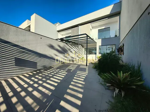 Casa 3 quartos e 3 banheiros, à venda, no bairro Jardim Belvedere em Volta Redonda