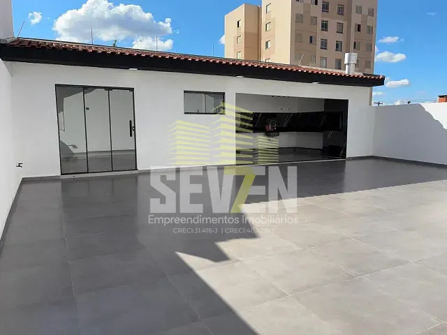 Casa com 363m², à venda, no bairro Jardim Carvalho em Bauru