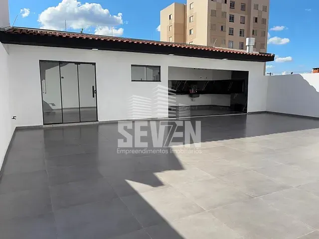 Casa com 363m², à venda, no bairro Jardim Carvalho em Bauru