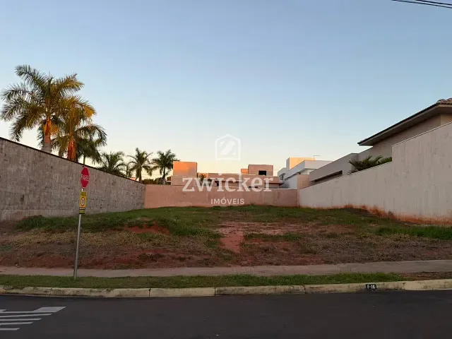 Terreno com 676m², à venda, no bairro Residencial Villa Lobos em Bauru