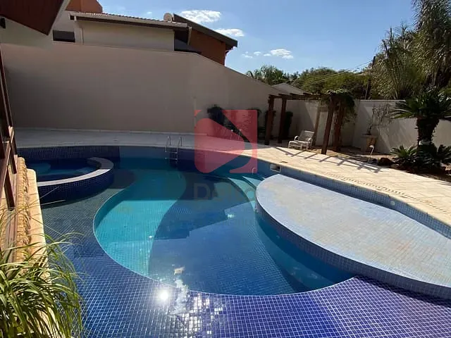 Casa 4 quartos e 6 banheiros, à venda, no bairro Cidade Jardim em Pirassununga