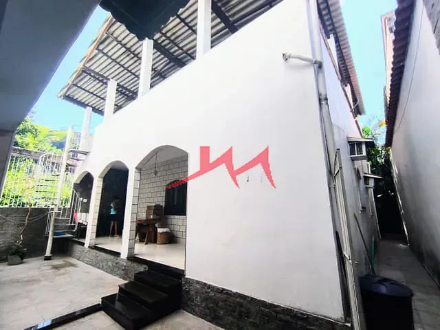 Casa com 275m² 4 quartos e 4 banheiros, à venda, no bairro Barro Vermelho em São Gonçalo
