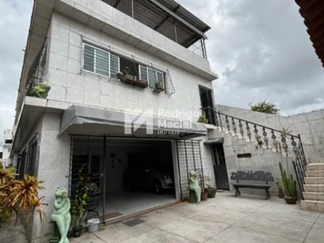 Casa 4 quartos e 5 banheiros, à venda, no bairro Várzea em Recife