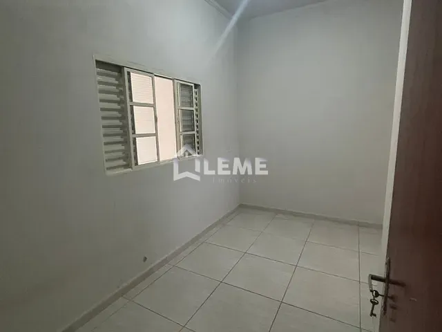 Casa com 310m² 3 quartos e 1 banheiro, à venda, no bairro Jardim Santa Cecília em Mococa