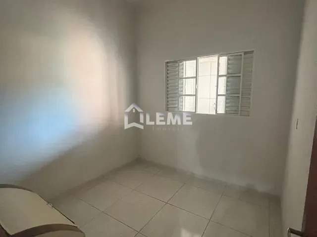 Casa com 310m² 3 quartos e 1 banheiro, à venda, no bairro Jardim Santa Cecília em Mococa