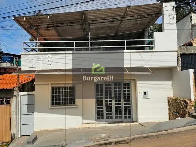 Casa 3 quartos e 3 banheiros, para alugar, no bairro Centro em Lavras