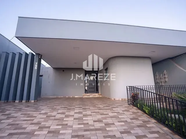 Casa com 510m² 4 quartos e 3 banheiros, à venda, no bairro Vila Franko em Apucarana