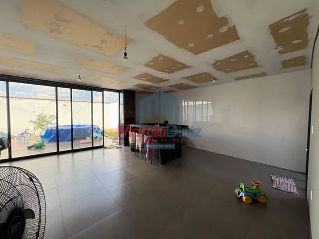 Casa com 360m² 3 quartos e 2 banheiros, à venda, no bairro Parque Das Andorinhas em Ituverava