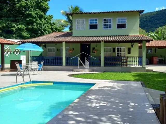 Casa com 1200m² 5 quartos e 5 banheiros, à venda, no bairro Itaocaia Valley em Maricá