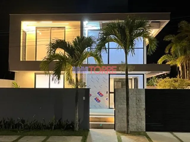 Casa com 264m² 4 quartos e 5 banheiros, à venda, no bairro Nossa Senhora da Vitória em Ilhéus
