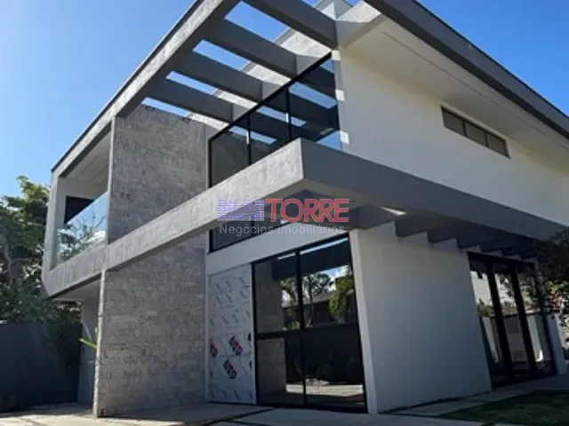 Casa com 264m² 4 quartos e 5 banheiros, à venda, no bairro Nossa Senhora da Vitória em Ilhéus