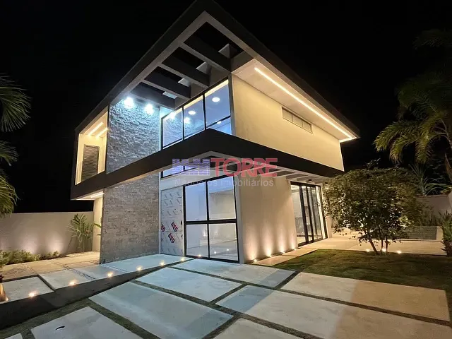 Casa com 264m² 4 quartos e 5 banheiros, à venda, no bairro Nossa Senhora da Vitória em Ilhéus
