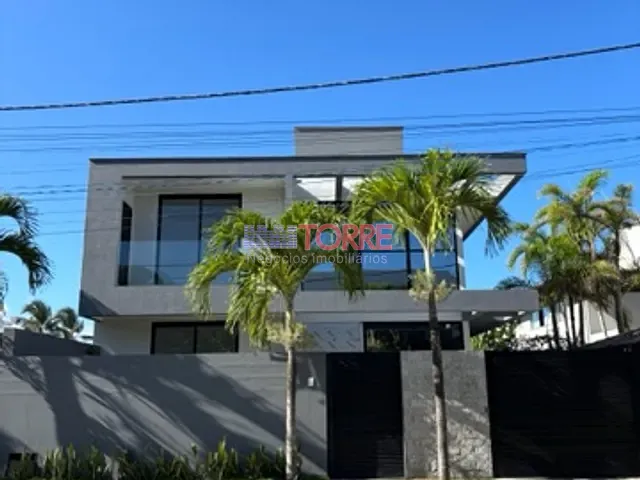 Casa com 264m² 4 quartos e 5 banheiros, à venda, no bairro Nossa Senhora da Vitória em Ilhéus