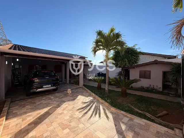 Casa 3 quartos e 2 banheiros, à venda, no bairro Centro em Araxá