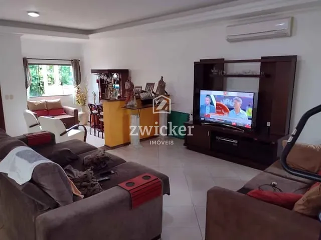 Casa com 900m² 3 quartos e 5 banheiros, à venda, no bairro Vila Aviação em Bauru
