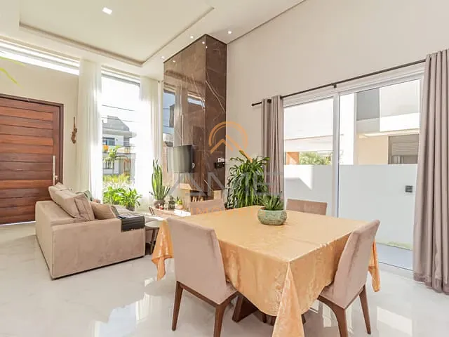 Casa 3 quartos e 2 banheiros, à venda, no bairro Laranjal em Pelotas