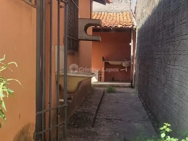 Casa com 200m² 3 quartos e 2 banheiros, à venda, no bairro Vale Quem Tem em Teresina