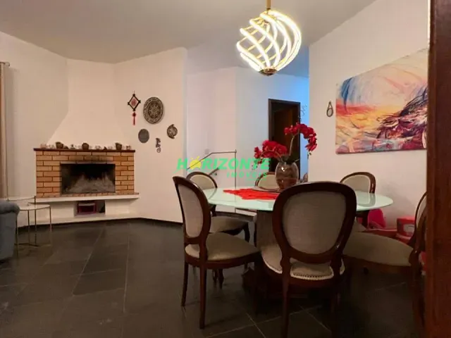 Casa com 434m² 5 quartos e 3 banheiros, à venda, no bairro Jardim das Colinas em São José dos Campos