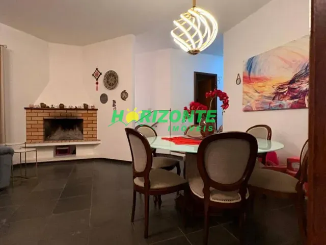 Casa com 434m² 5 quartos e 3 banheiros, à venda, no bairro Jardim das Colinas em São José dos Campos