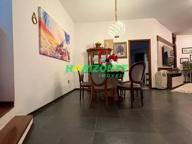 Casa com 434m² 5 quartos e 3 banheiros, à venda, no bairro Jardim das Colinas em São José dos Campos