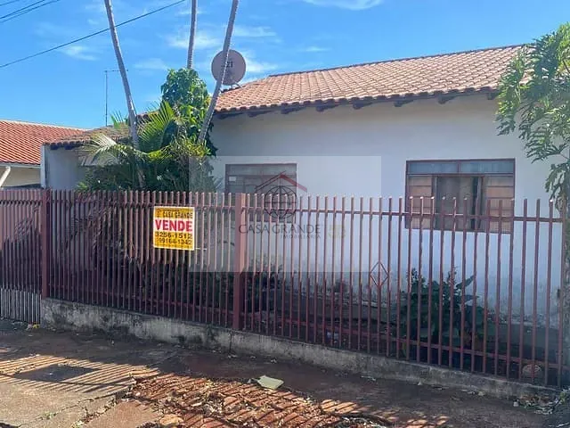 Casa com 180m² 3 quartos e 1 banheiro, à venda, no bairro Jardim Monte Carlo em Rolândia