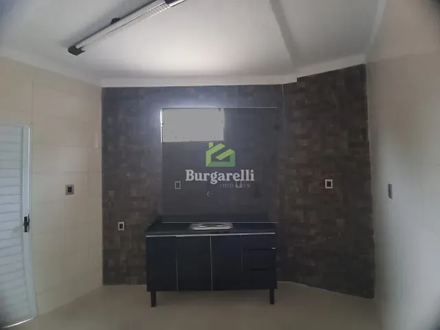 Casa 4 quartos e 2 banheiros, para alugar, no bairro Centro em Lavras