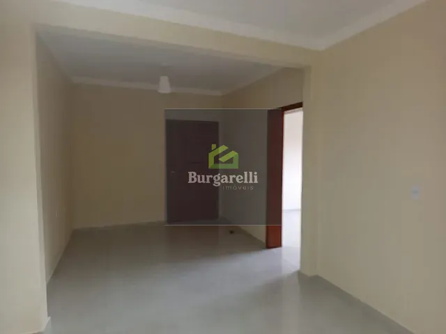 Casa 4 quartos e 2 banheiros, para alugar, no bairro Centro em Lavras