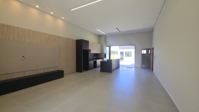 Casa com 213m² 4 quartos e 4 banheiros, à venda, no bairro Zona 01 em Maringá