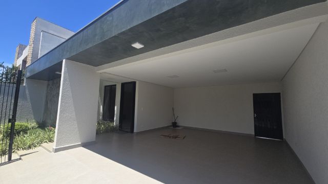 Casa com 213m² 4 quartos e 4 banheiros, à venda, no bairro Zona 01 em Maringá
