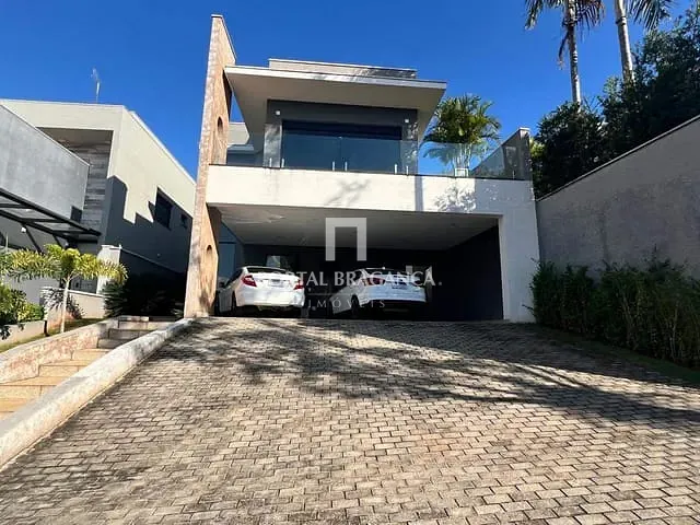 Casa com 300m² 3 quartos e 4 banheiros, à venda, no bairro Condomínio Residencial e Comercial Fazenda Santa Petronilla em Bragança Paulista