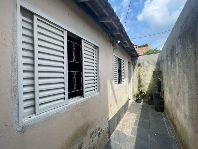 Casa 2 quartos e 1 banheiro, à venda, no bairro Aarão Reis em Belo Horizonte