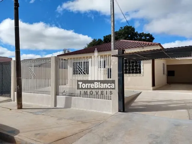 Casa com 686m² 2 quartos e 3 banheiros, à venda, no bairro Uvaranas em Ponta Grossa