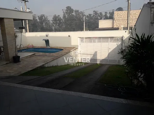 Casa com 250m² 3 quartos e 2 banheiros, à venda, no bairro Jardim de Alah em Taubaté