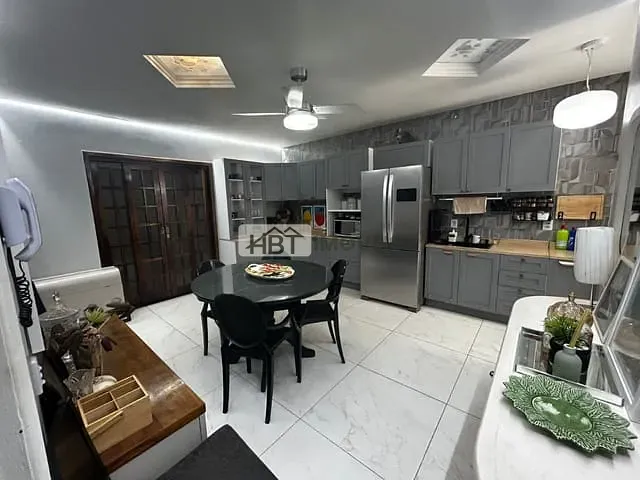 Casa 4 quartos e 3 banheiros, à venda, no bairro Núcleo Habitacional Mary Dota em Bauru